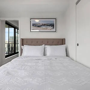 Apartment Two Bed Downtown Unit With Parking Calgary